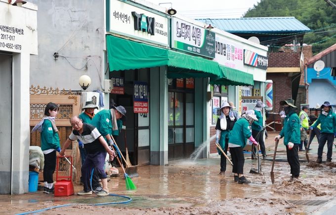 의령군 600명 전 공무원, 휴일 반납 수해 복구 현장 투입