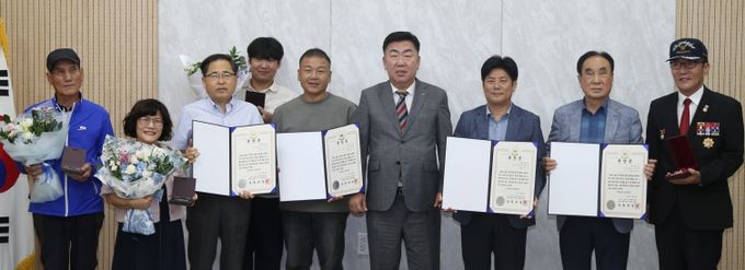 청주시, 6·25전쟁 참전유공자에 화랑무공훈장 전수