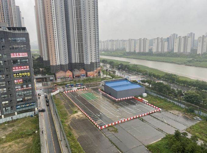 사동90블록 복합용지 임시주차장 전경