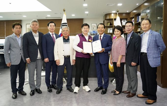 민주평화통일자문회의 동대문구협의회 통일부장관 표창 수상 기념촬영