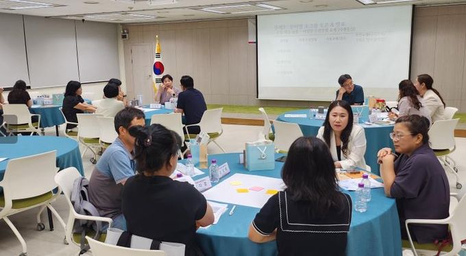 교육지원청, 2025년 역량강화 연수 열고 상담기법 등 공유