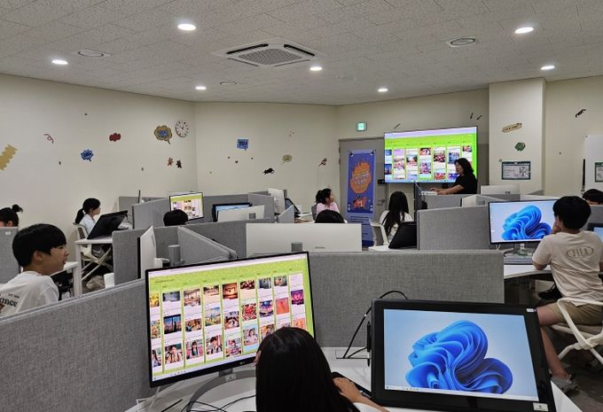 AI 아트앨범 음악 감상 공간