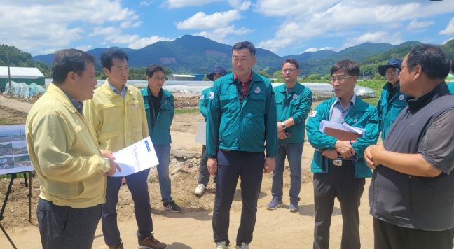 진주·하동 딸기육묘 시설하우스 방문