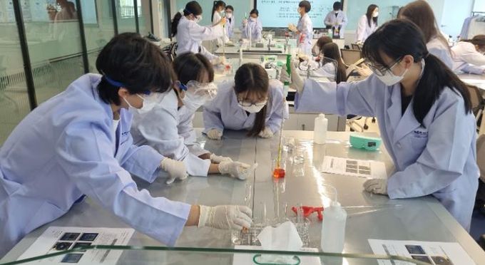 “교실 밖 과학 체험으로 즐기면서 배워요”