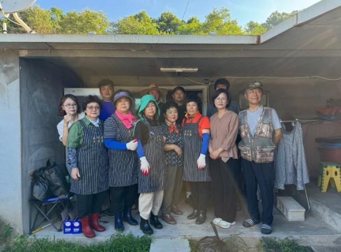 합천군 초계면 체육회, 집중호우 피해 침수주택 복구 자원봉사 실시