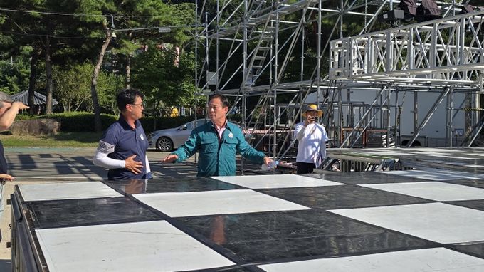 신영재 홍천군수, 제9회 홍천강 별빛음악 맥주축제 현장점검