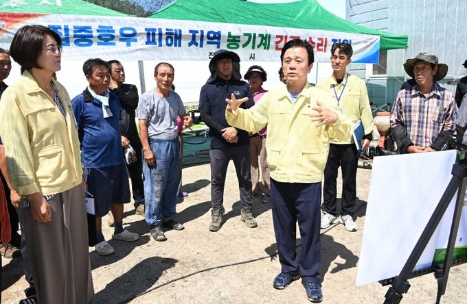 진주시, 하천제방 붕괴현장 복구 및 긴급 농기계 수리반 운영