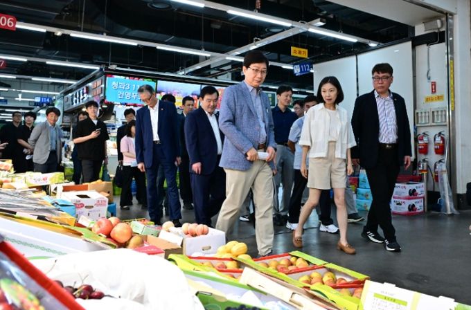 최호정 의장, 폭염에 따른 농산물 물가 현장 긴급 점검 수급 대책 등 주문