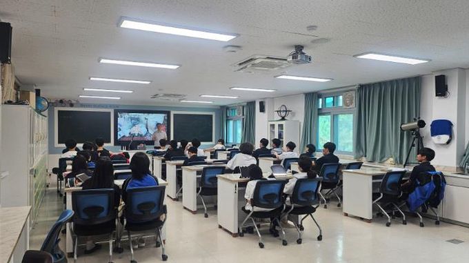 유성구, 교실을 넘은 진로 탐색 ‘청소년 진로 특강’