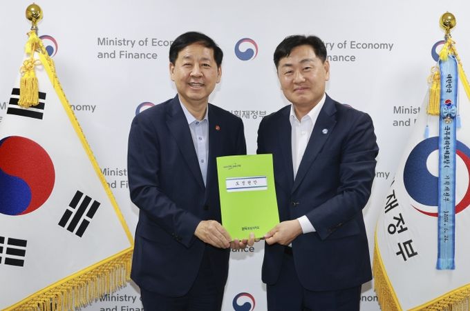 김관영 전북특별자치도지사 경제부총리 만나 5대 핵심 국가예산 사업 건의