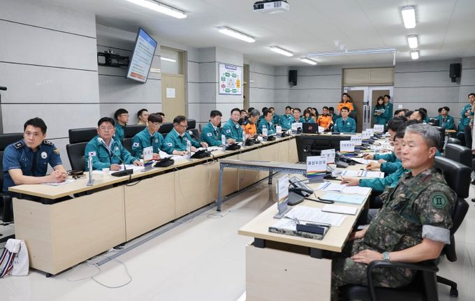 을지연습 최초 상황보고 회의(김진태 도지사-충무시설 종합상황실)