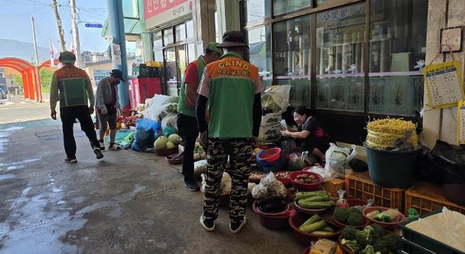 합천군 자율방재단, 초계시장 폭염 대비 예찰활동 전개