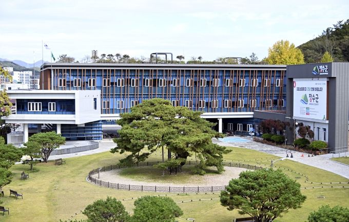 장수군 직원 682명, 합천군 수해 극복 성금 900만원 기탁