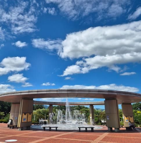 충주 호암체육시설 광장 바닥분수 운영 사진