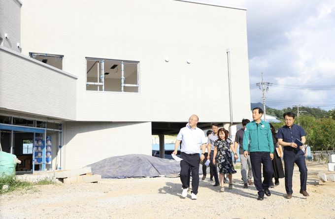 조길형 충주시장, 주요 현안시설 추진상황 현장 점검(ICT 혁신센터 점검)