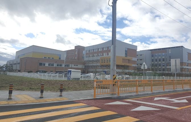 신문초등학교 전경