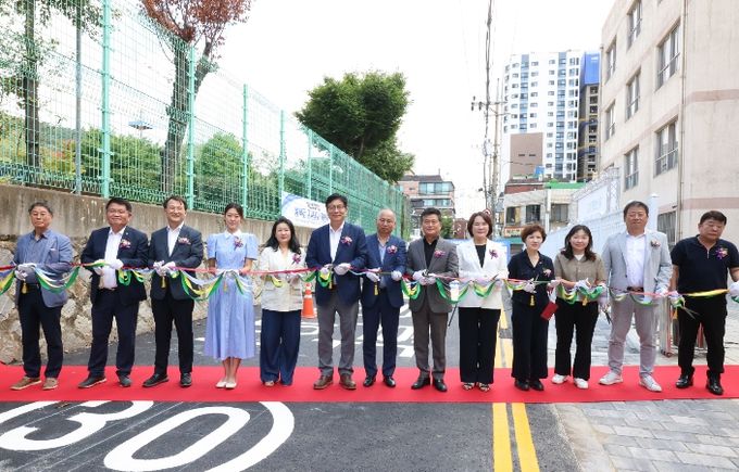 훈 교육감, 인천약산초등학교 통학로 개선 개통식