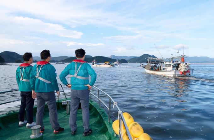 통영시장, 적조 방제 현장 대응 상황 점검