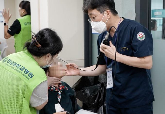 통합건강센터서 지역민 대상 의료봉사 진행