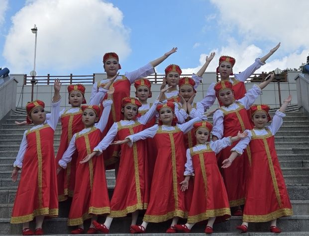 춤의 모든 것 팀이 지난 6일 서구학생교육문화회관에서 제21회 무등무용콩쿨 전국대회에서 단체군무 민속무용 부문 최우수상을 수상했다.