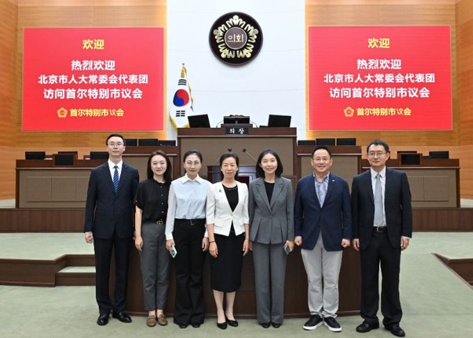 베이징시인대 대표단 본회의장 참관