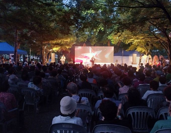 가을밤 솔밭 작은 음악회 및 영화제 개최