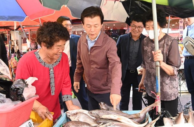 진주시, 추석맞이 ‘전통시장 장보기’ 진행