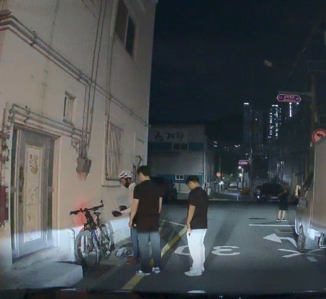 교통단속 공무원, 위급한 주민 신속 구조로 큰 사고 막아