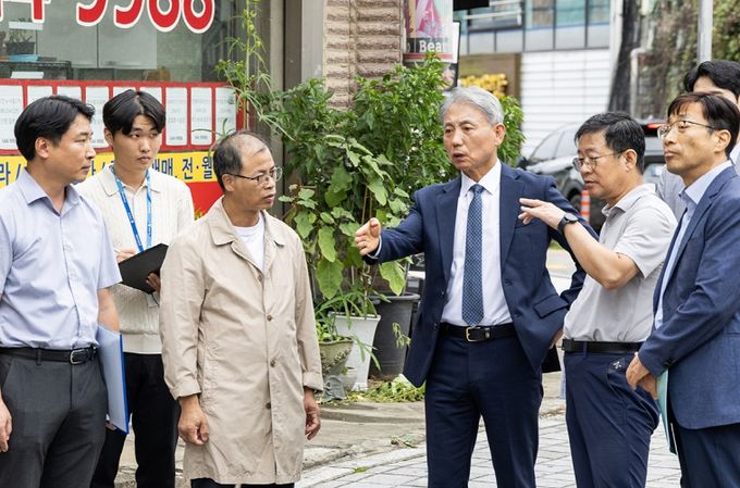 윤환 구청장, 동별 사회단체 간담회 건의사항 현장 점검
