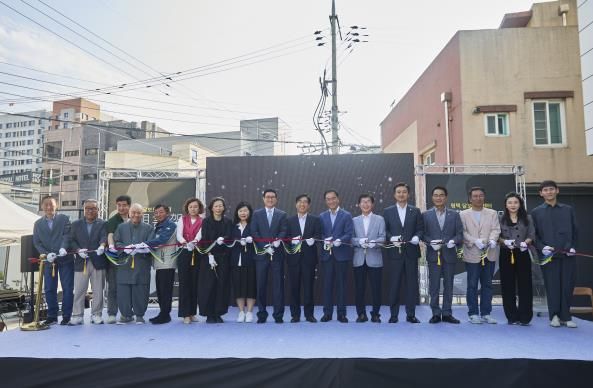 왼쪽부터 정장선 평택시장, 손철승 ㈜SK가스 부사장