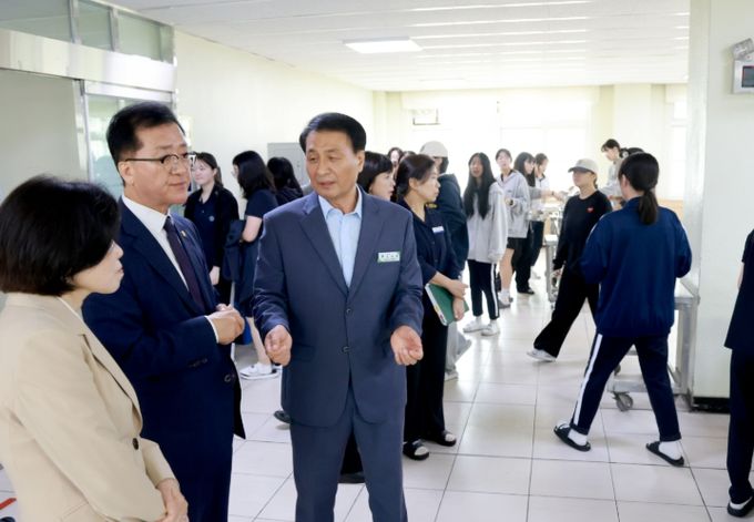 조원휘 대전시의장, 학교급식 파행 해결 논의