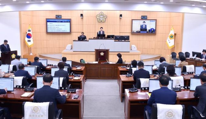 여수시의회, 제252회 정례회 개회…산단 위기·2026섬박람회 등 시정 전반 점검 예고