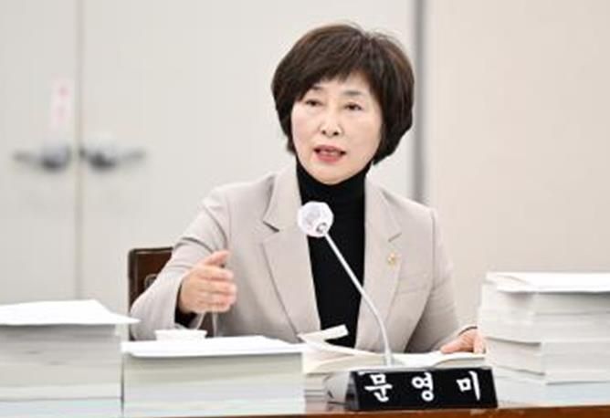 부산광역시의회 문영미 의원, 여성가족국 행정사무감사 질의