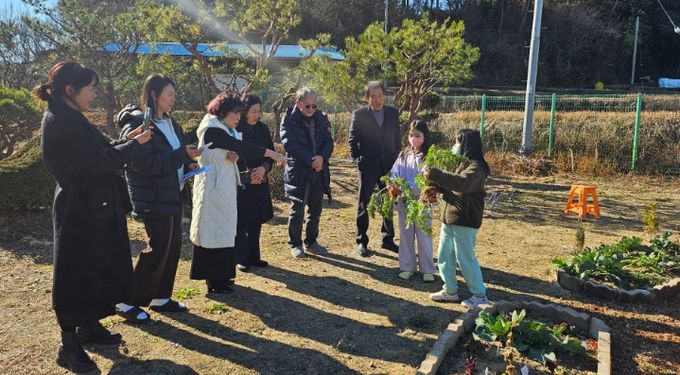 ‘생활원예대상’ 도마초 학생들 격려