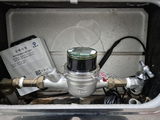 원격 검침기 및 계량기 사진