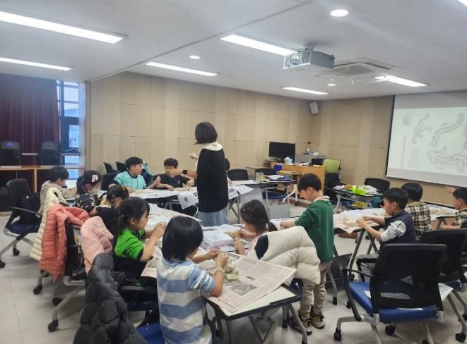 진주시, ‘미래인재 양성 프로그램’ 강사 모집 - 영어과학교실