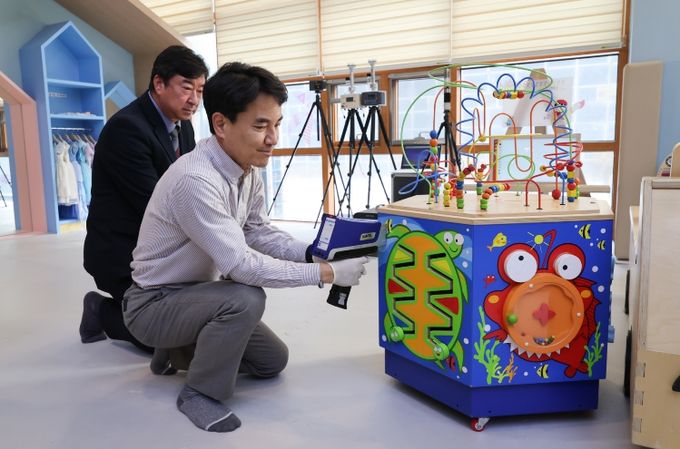 어린이 시설 환경 안전점검(김진태 도지사-춘천시 장난감도서관)