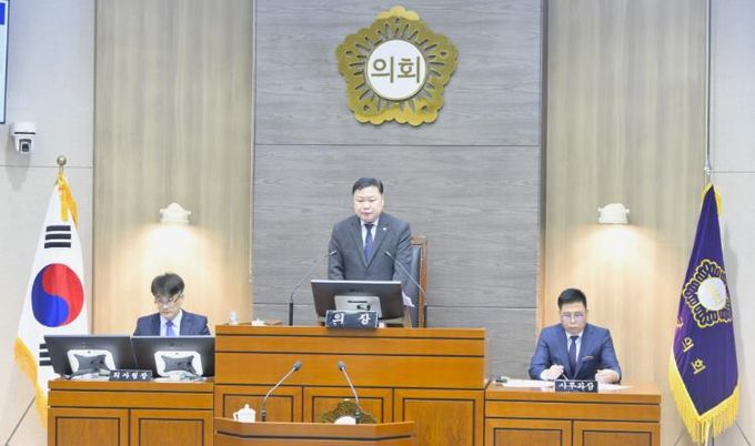 임시회 개회(손종석 의장)