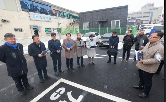 부안군의회, 버스터미널 공영주차장 폐기물 매립 의혹 현장점검