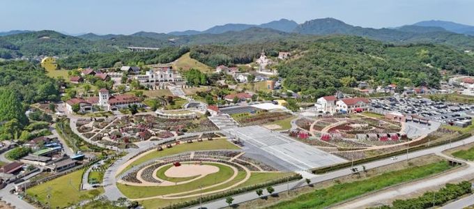 치즈와 함께하는 첫 번째 임실N장미축제 5월 개최5(임실치즈테마파크 장미원 전경).