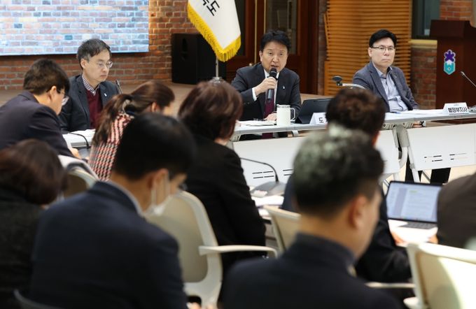 김영환 지사, ‘청주공항 민간 활주로’ 등 3대 핵심과제 강조