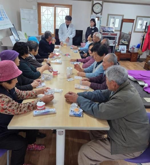 거제시 덕곡마을에 번진 건강한 미소, 덕곡보건진료소 구강보건교육 큰 호응