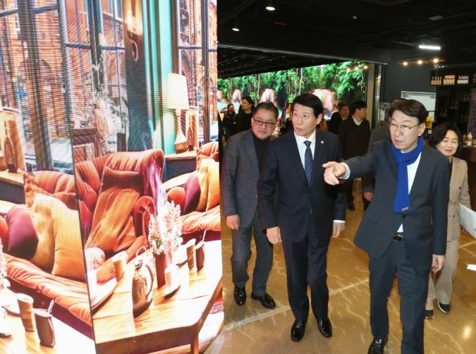 전통시장형 복합문화공간 남부시장 ‘모이장’ 개관