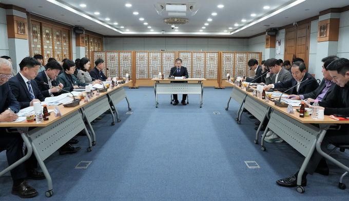 나주시가 지난 30일 인공태양 연구시설 부지 조성을 위한 토지보상, 도시관리계획 결정(변경) 용역 착수보고회를 개최했다.