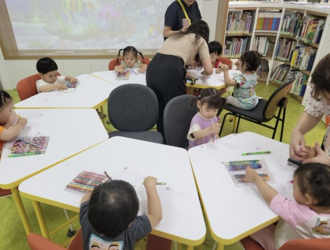 올누림센터를 이용하는 아이들