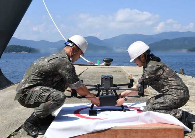 「2025년 UFS 창원시-해군 합동 훈련」 드론 해상 수송체계 실증 시범 훈련
