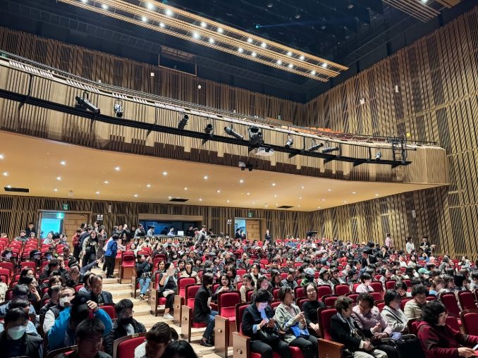 진해아트홀, 9월 정식 개관 앞두고 시범 공연