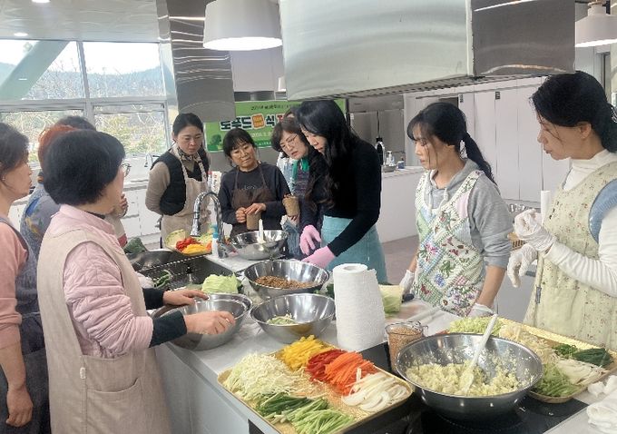 꿈이랑도서관, ‘로푸드(Raw Food) 저속노화 식단’ 프로그램 성료